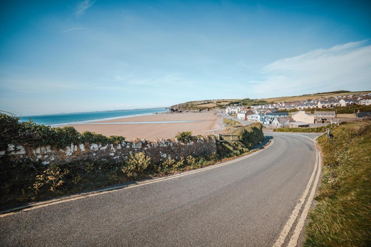Timber Hill Self Catering Cedar Lodges Broad Haven Exterior foto