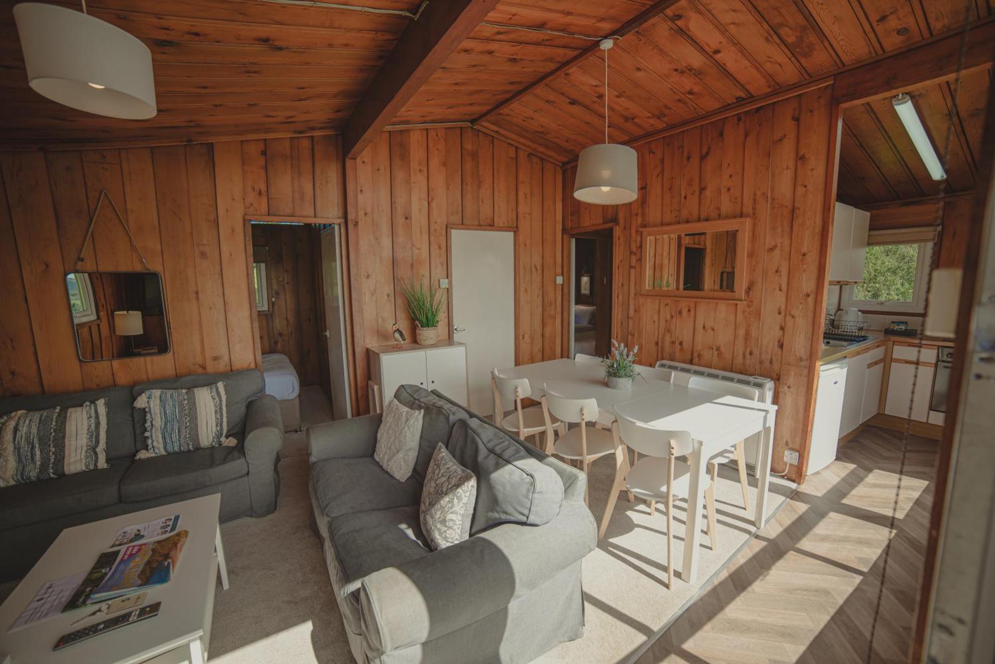Timber Hill Self Catering Cedar Lodges Broad Haven Exterior foto