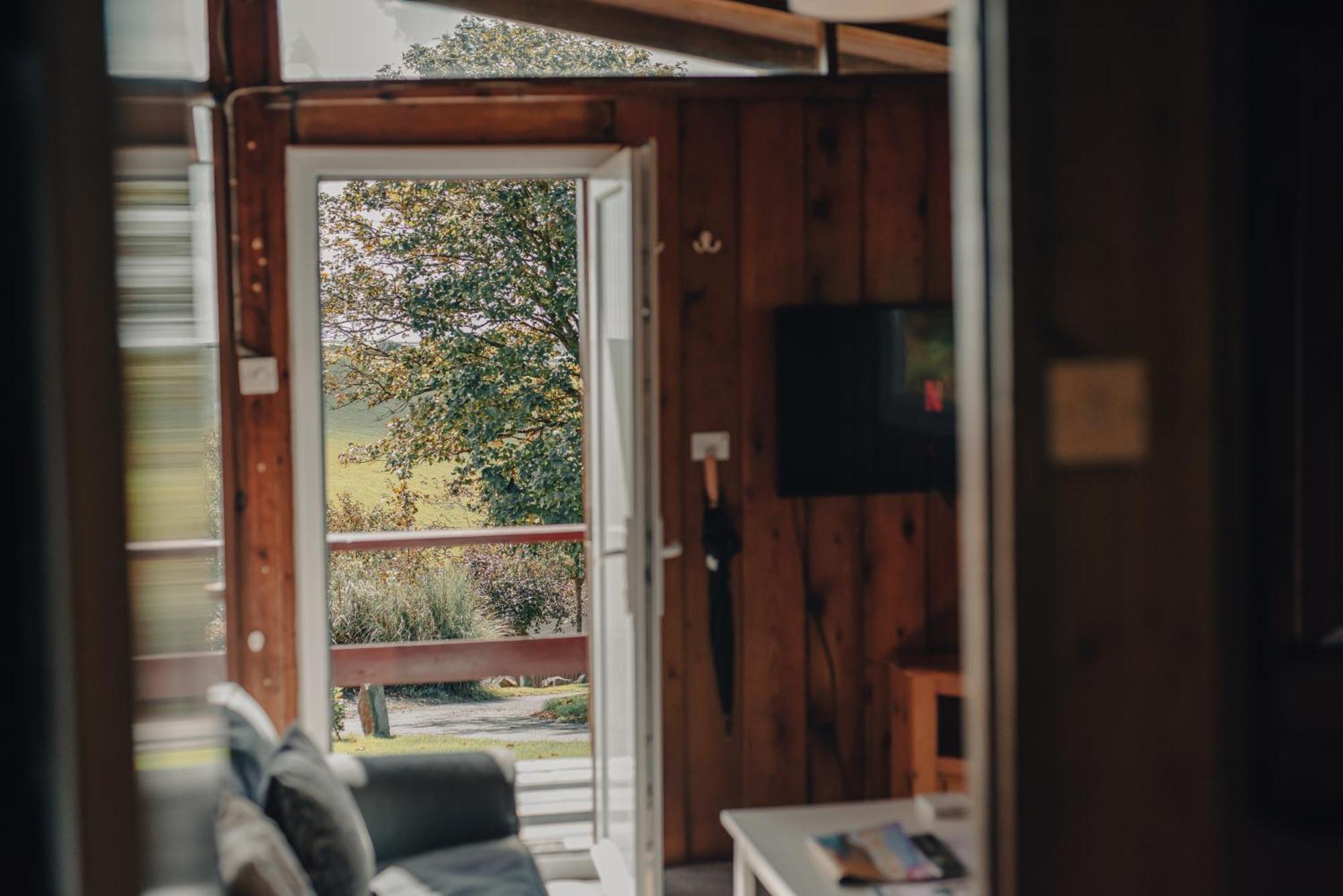 Timber Hill Self Catering Cedar Lodges Broad Haven Exterior foto