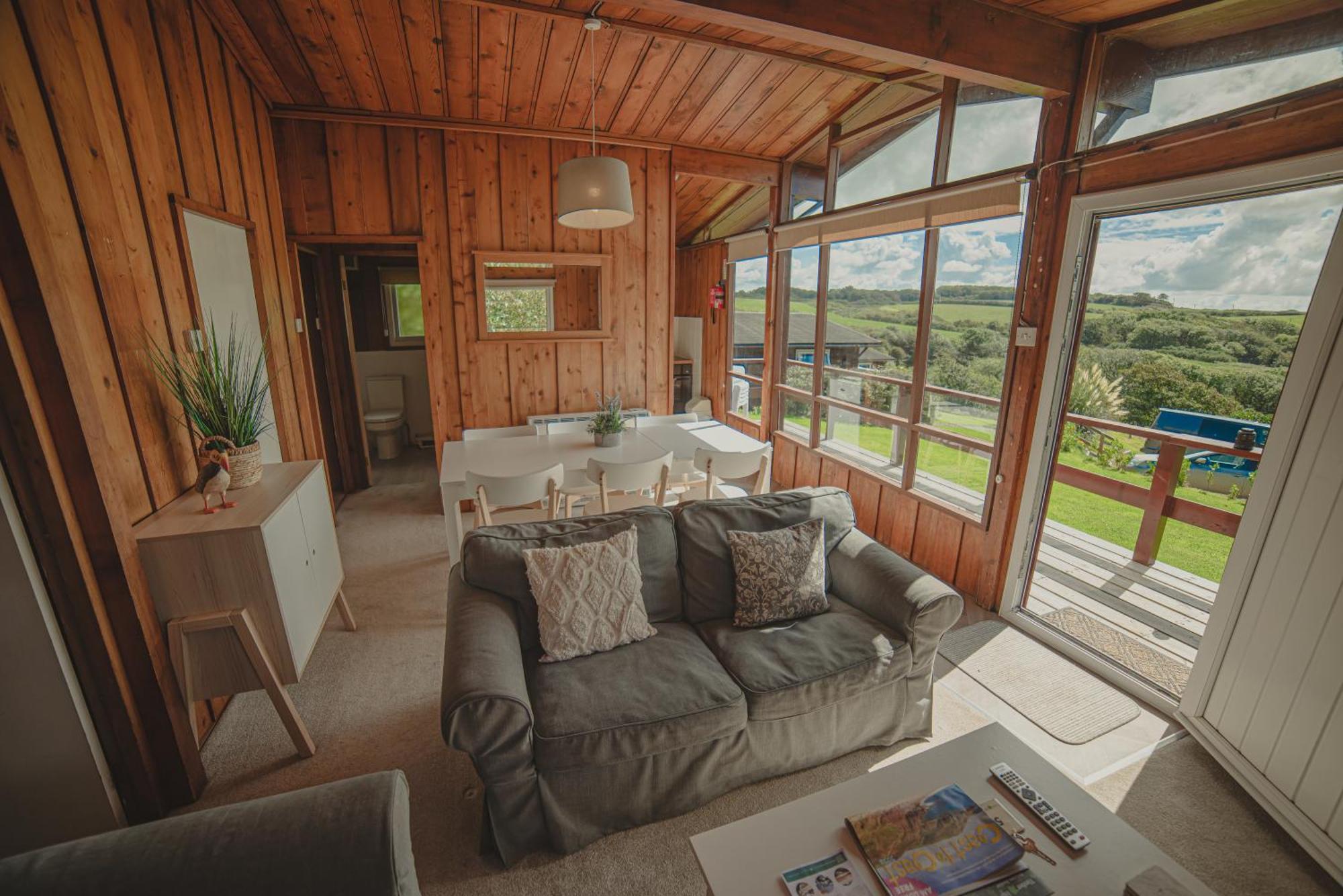Timber Hill Self Catering Cedar Lodges Broad Haven Exterior foto